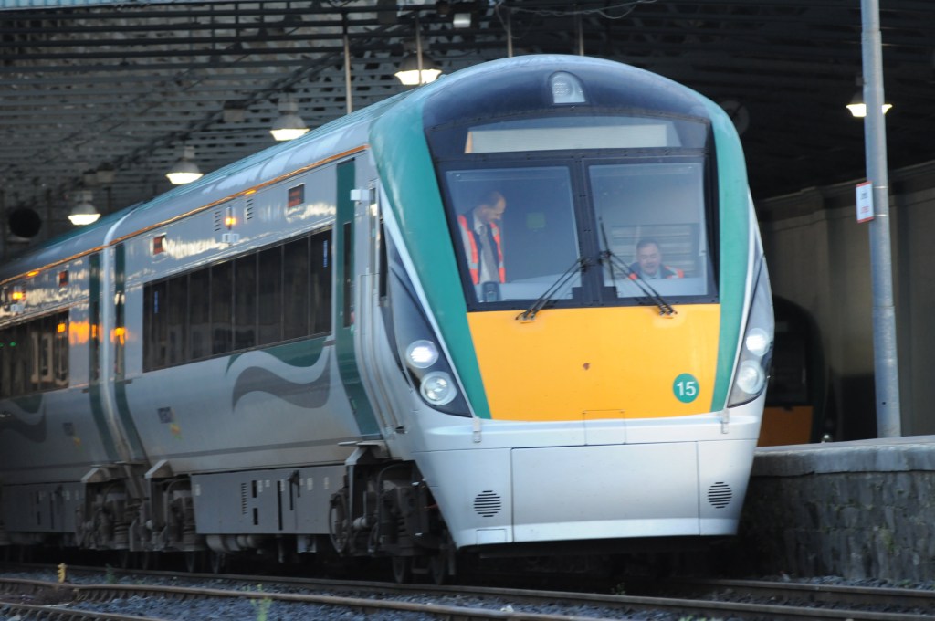A train departing from Limerick Colbert Station