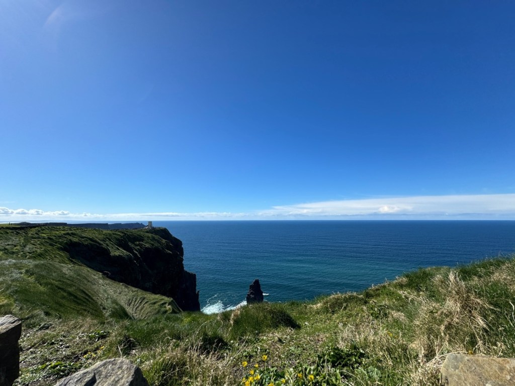 Exploring the Cliffs of Moher: A magnificent journey with&nbsp;friends