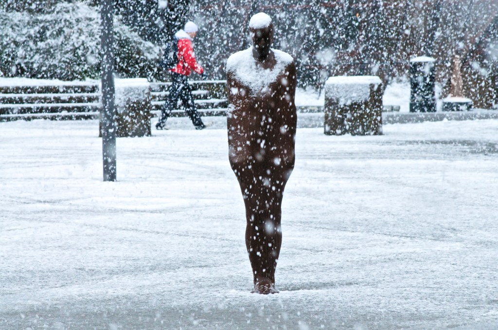 The statue of brown Thomas in the snow